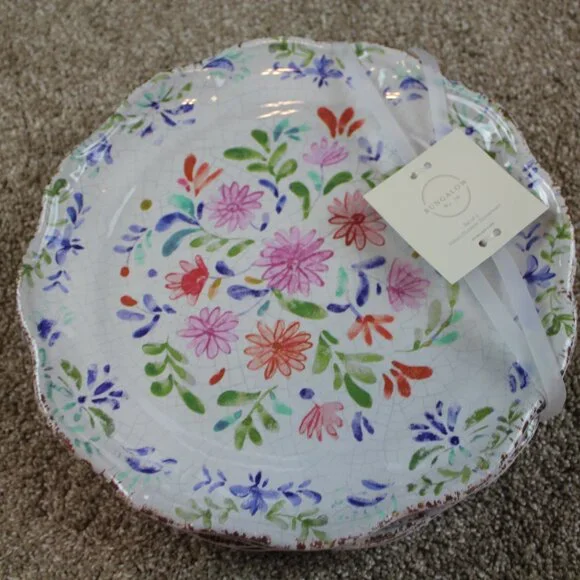 Bungalow No 10 Flower Rustic Dinner Plate Set 4 Scalloped Melamine Blue Red NWT - Picture 2 of 7
